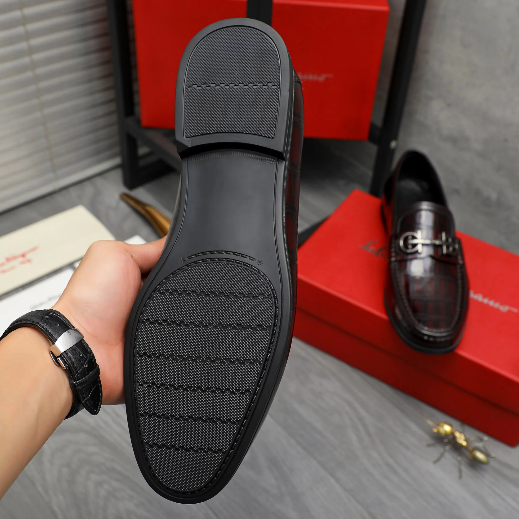 Men's shoes 💰p442 Product trademark: Ferragamo "Ferragamo" business slip-on leather shoes. Regular size: 38-46 (45.46 is custom-made and non-returnable) Product materials: Selected color-grabbed stone pattern embossed cowhide upper, cowhide lining, rubber outsole